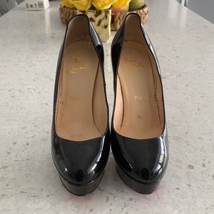 Pre-Owned Blk patent leather Christian Louboutins